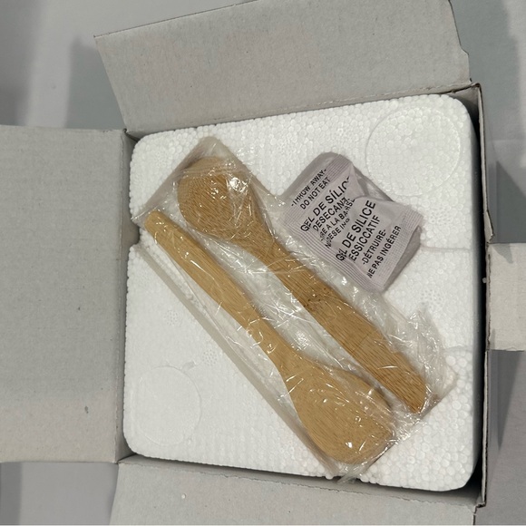 NIB Rae Dunn Salsa and Guac with 2 bamboo spoons set - Picture 4 of 8